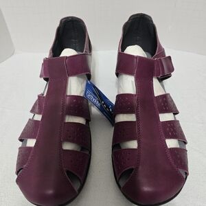 NIB Propet Women's April Fisherman's Sandal Plum WSX023L Size 10 1/2 AA Shoes.
